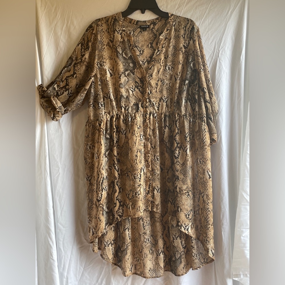 Torrid sheer snake print babydoll tunic top. High low. Size 2 or 18/20